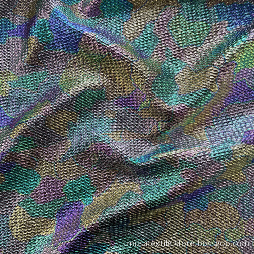 Camouflage et arc-en-ciel en gros tissu en tricot